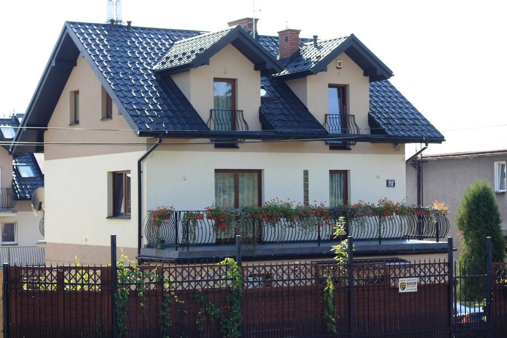Bielany Apartment *